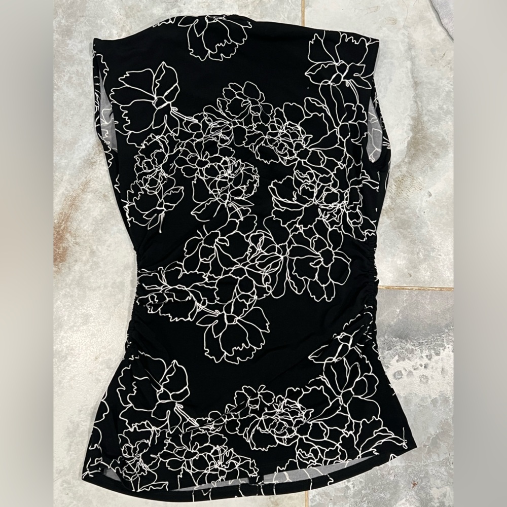 Vince Camuto Monochrome Floral Dress - Picture 3 of 3